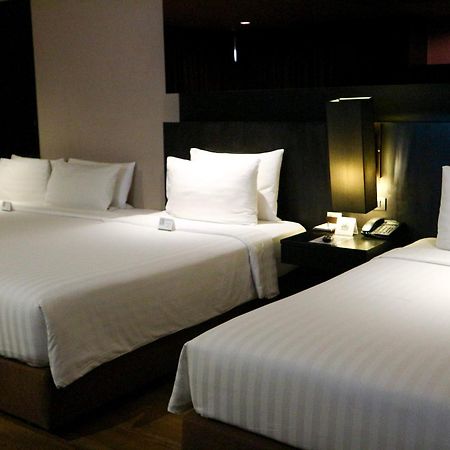Golden Tulip Mandison Suites Bangkok Exteriör bild