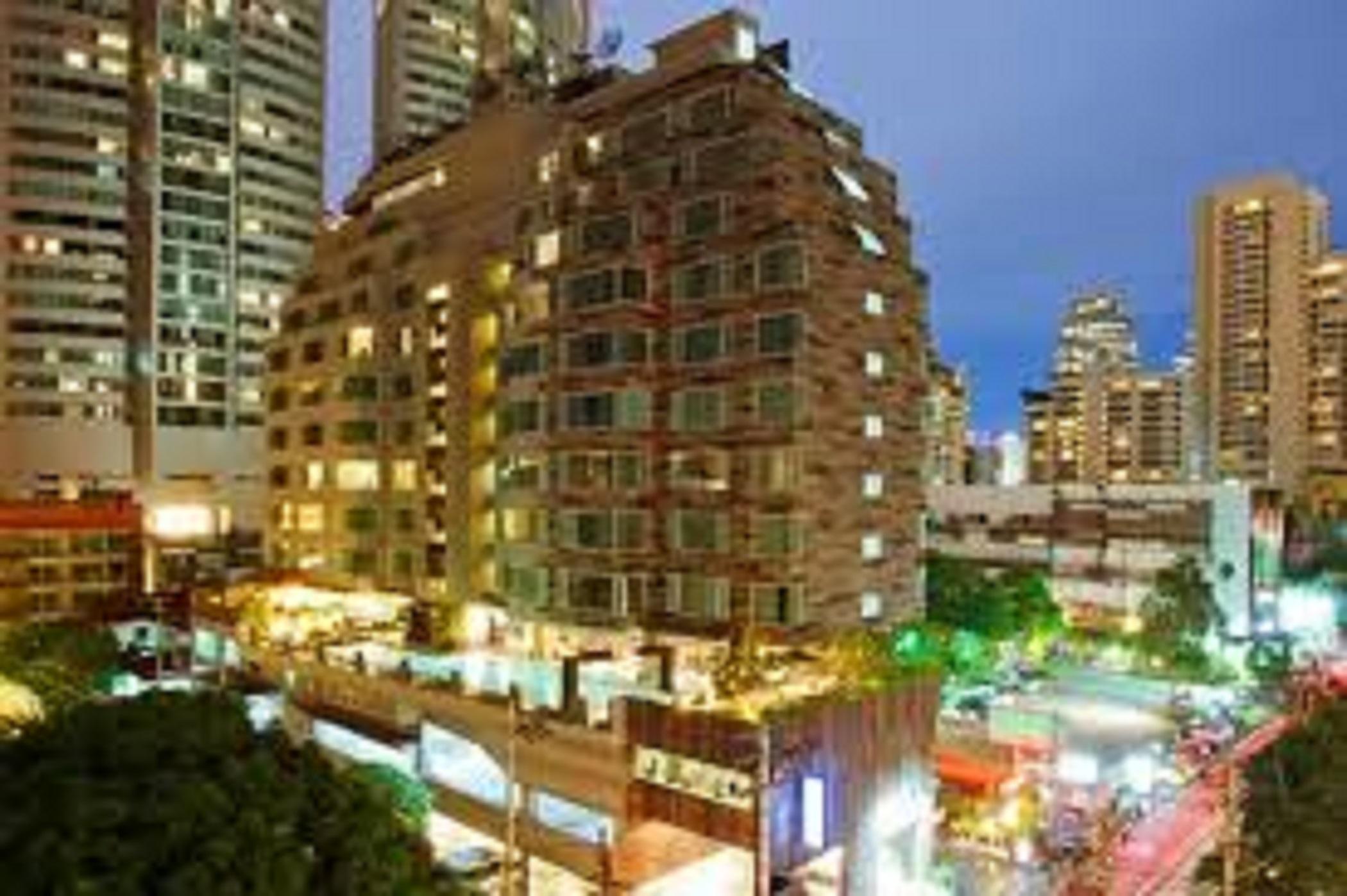 Golden Tulip Mandison Suites Bangkok Exteriör bild