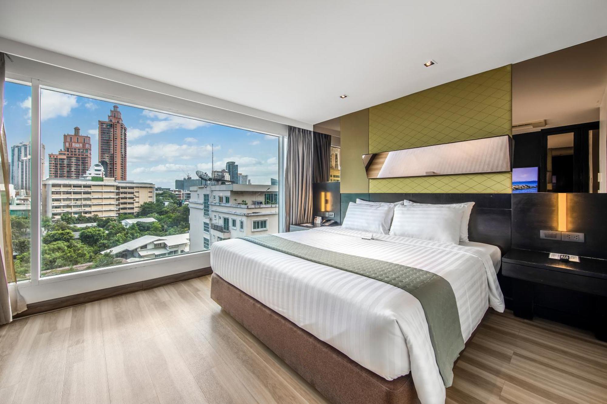 Golden Tulip Mandison Suites Bangkok Exteriör bild