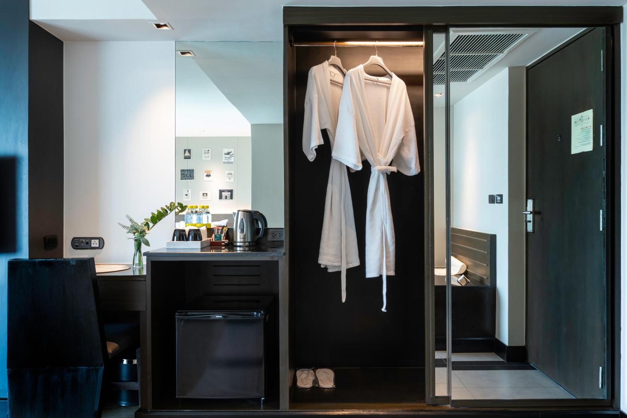Golden Tulip Mandison Suites Bangkok Exteriör bild