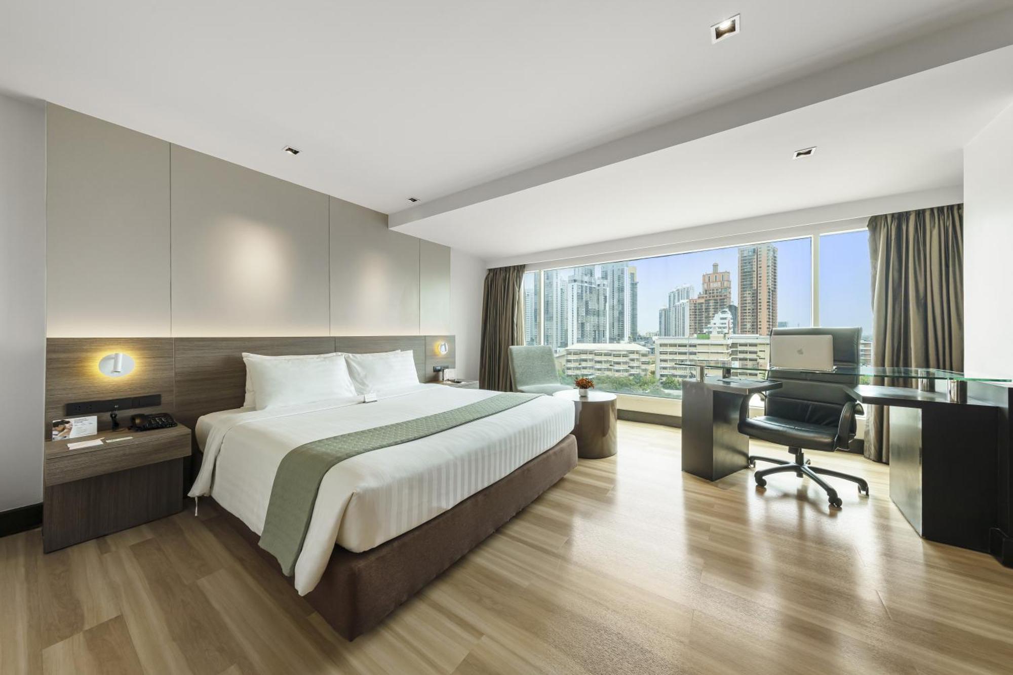 Golden Tulip Mandison Suites Bangkok Exteriör bild