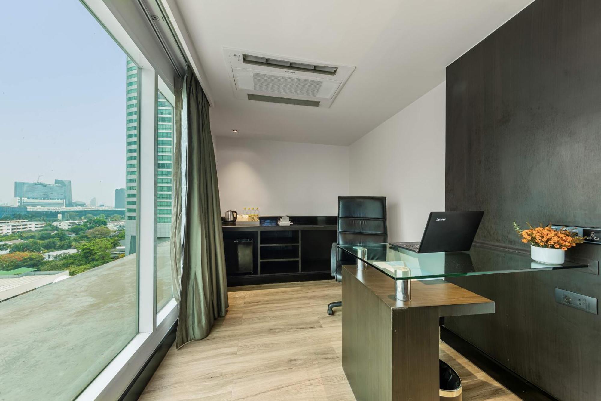 Golden Tulip Mandison Suites Bangkok Exteriör bild
