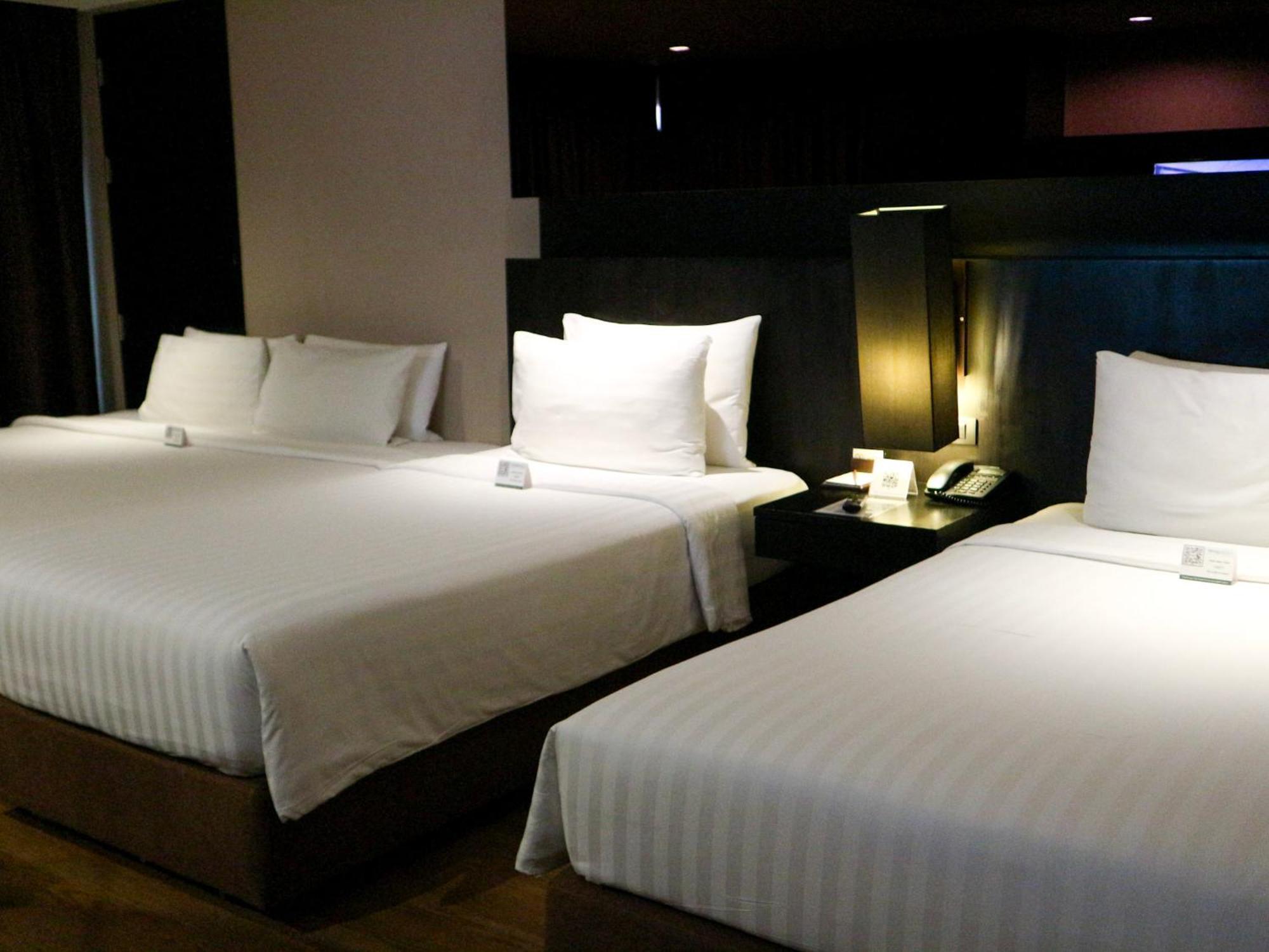Golden Tulip Mandison Suites Bangkok Exteriör bild