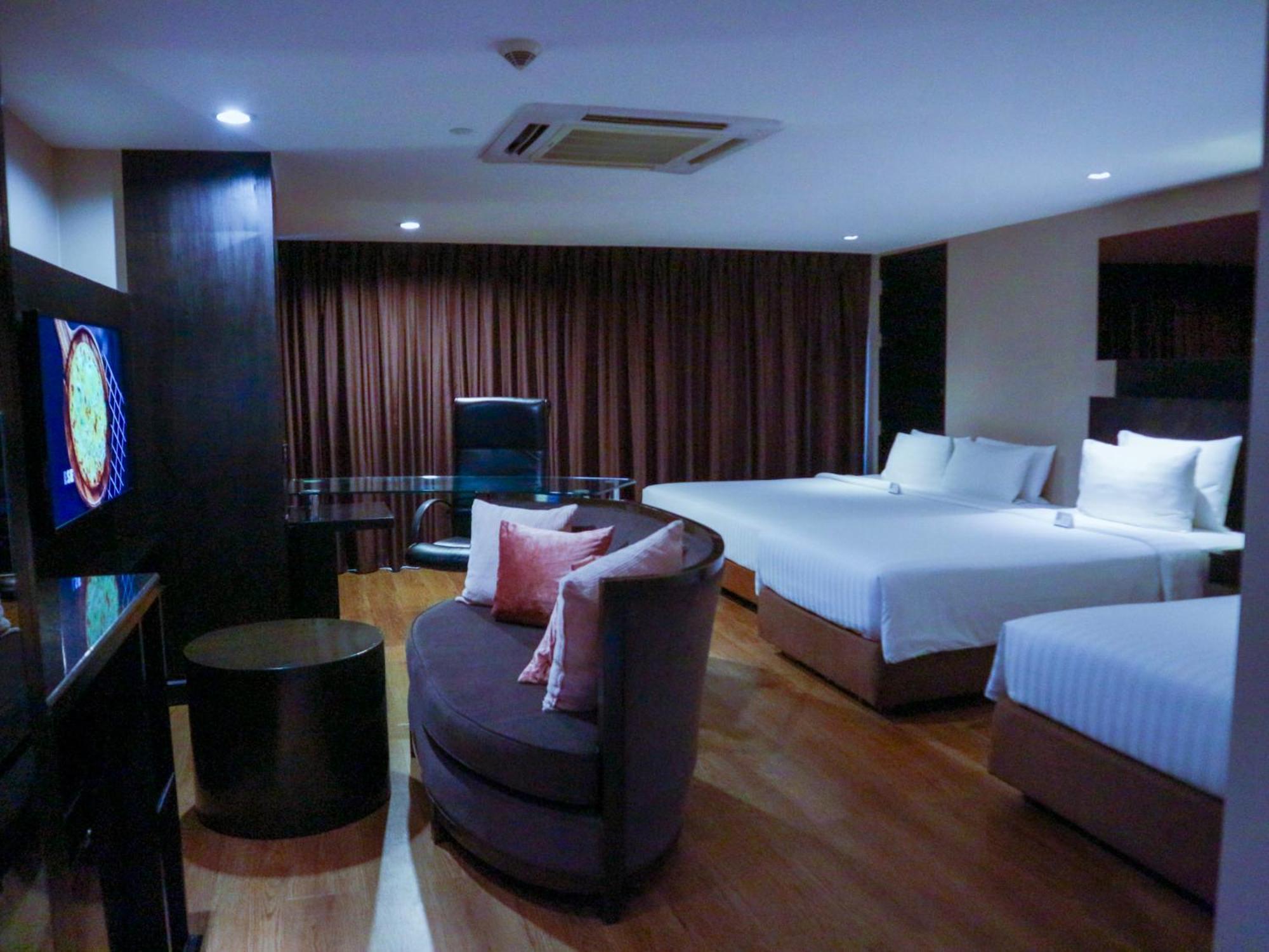 Golden Tulip Mandison Suites Bangkok Exteriör bild